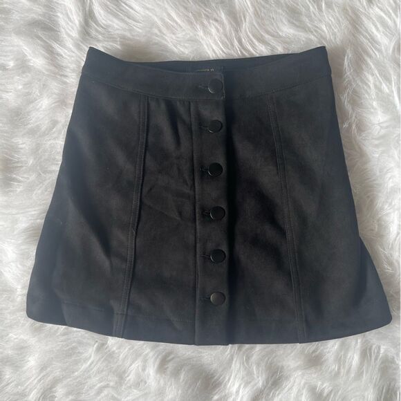 Black Suede Skirt. High Waisted. Button down skirt Size 25. PERFECT CONDITION.⭐️ - Picture 2 of 2
